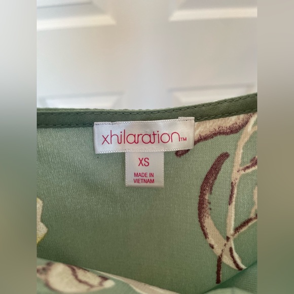 Xhilaration Floral Pastel Green Wide Leg Jumpsuit size XS - Picture 9 of 11